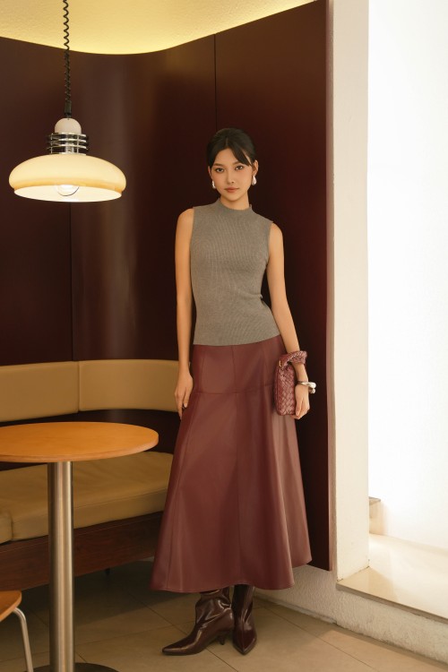 Grey Sleeveless Knit Blouse