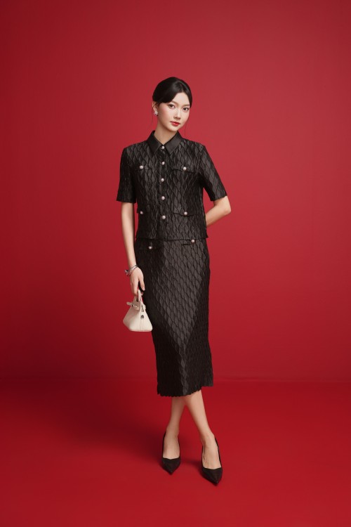 Black Textured Silk Loose Skirt