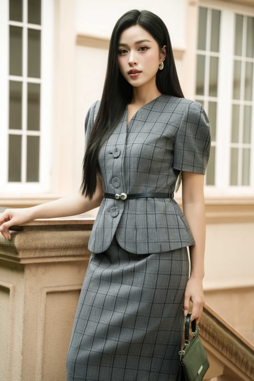 Taupe Woven Vest With Belt