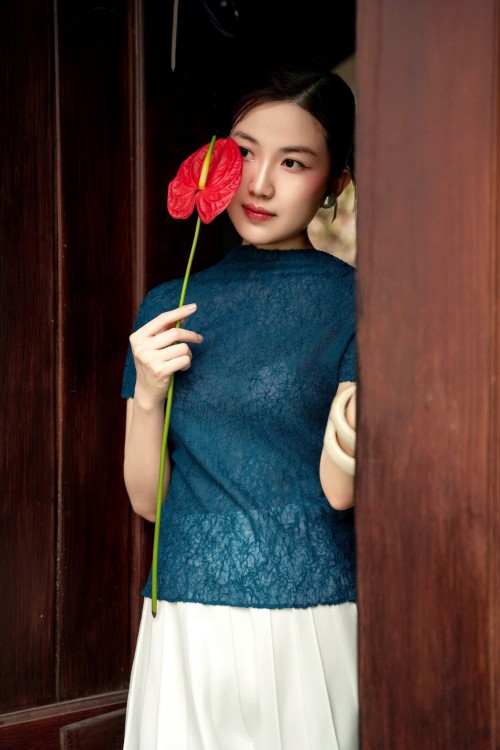 Sixdo Mallard Green Textured Woven Blouse